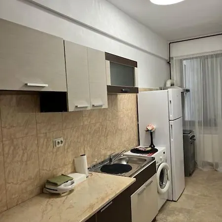 Cara 5 Min Walk To The Train Station *