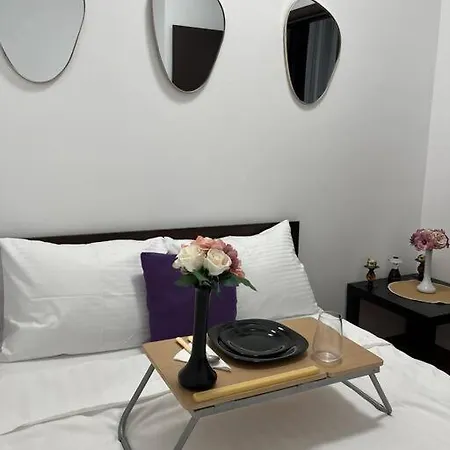 Appartamento Cara 5 Min Walk To The Train Station