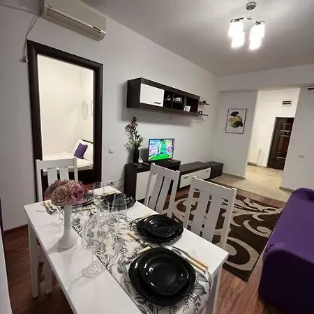 Cara 5 Min Walk To The Train Station Constanţa