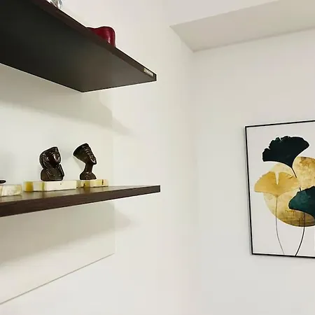 Cara 5 Min Walk To The Train Station *