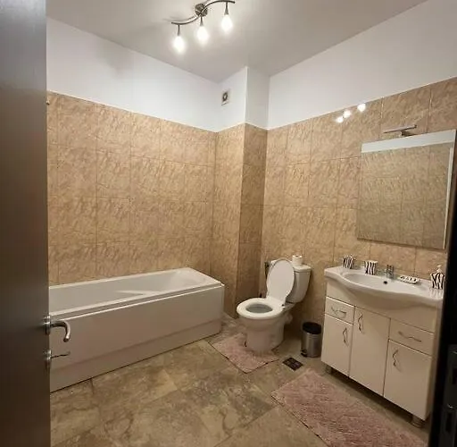 Cara 5 Min Walk To The Train Station *